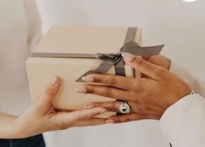 CÁCH CHỌN QUÀ TẶNG DOANH NGHIỆP  THỂ HIỆN SỰ TRÂN TRỌNG