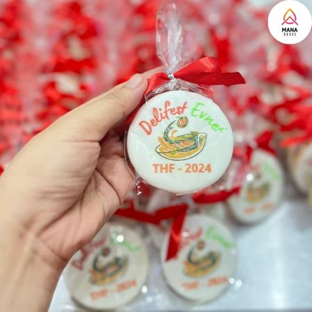 Bánh kẹo in logo dấu ấn thương hiệu