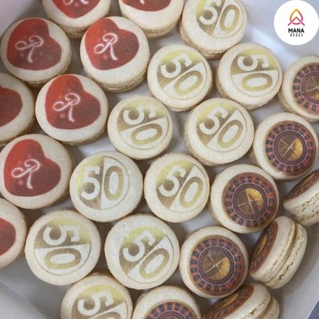 Bánh macaron in logo, in hình dấu ấn riêng